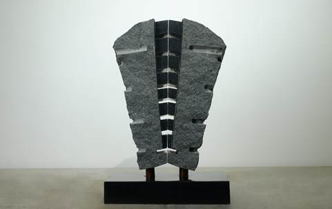 《律动》；尺寸：40CM×30CM×60CM